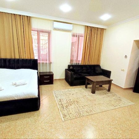 Aygestan Apartments 耶烈万 外观 照片