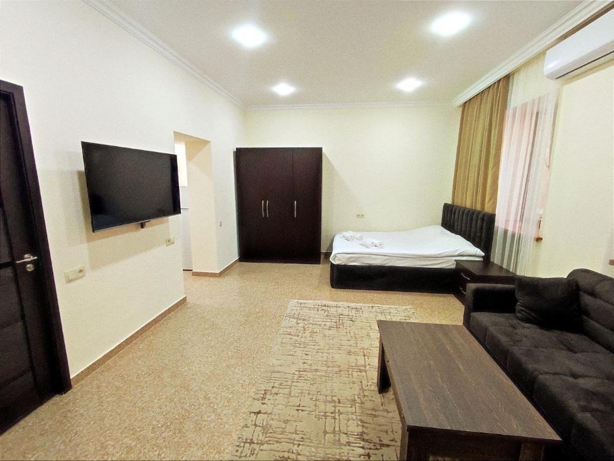 Aygestan Apartments 耶烈万 外观 照片